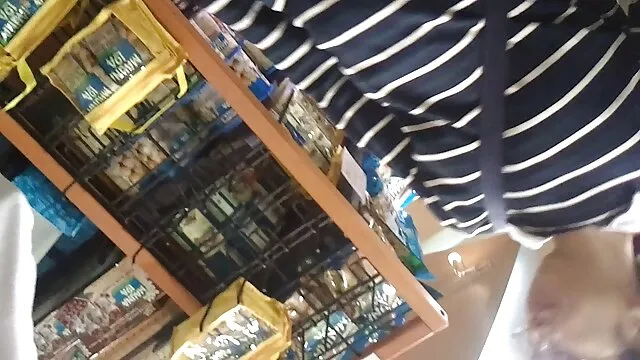 Maman sexy nage dans rocco siffredi anal brutal la piscine