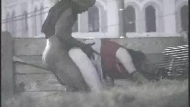 L'orgasme de anal xxx fr la femme filmé devant la caméra