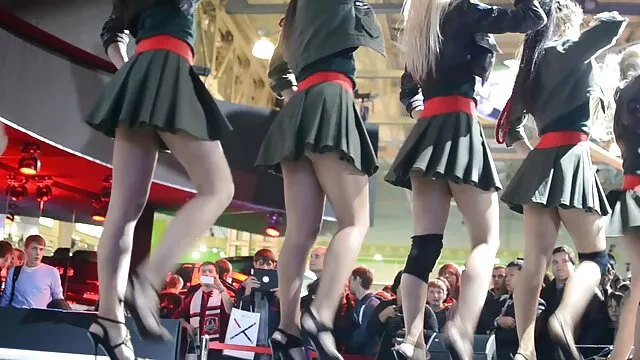 Fille exotique chevauche une filme porno gratis anal machine sexuelle et jouit