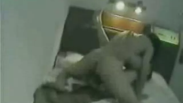 Un homme anal film porn baise une brune aux seins magnifiques