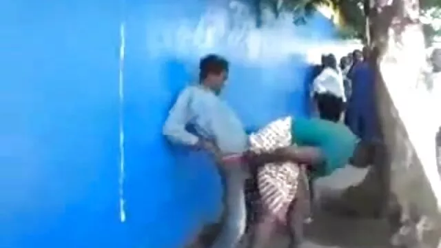 Porno russe dans le bureau d'un jeune homme et d'un patron mature anal film porn