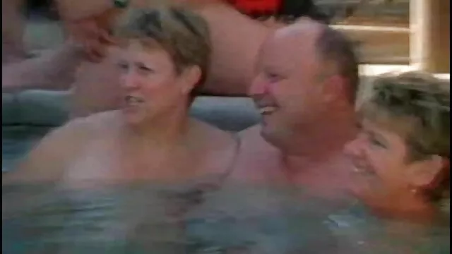 Une blonde coquine l'a donné à la film premiere sodomie chatte