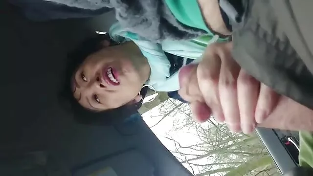 Le mec joue à filme xxx cu bbw des jeux avec une brune sexy la baise et verse du sperme