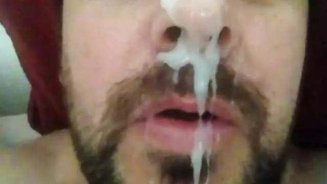 Pretty anal fete Sarah travaille avec ses mains magiques