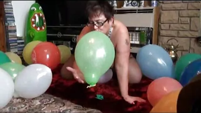 Bébé suce la bite film x anale d'un gros mec