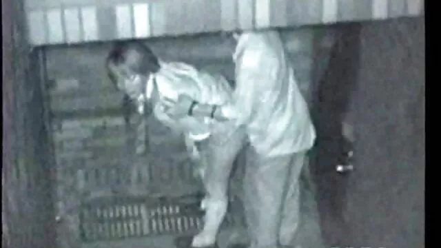 Blonde sexy sora anal se caresse sur la piste de danse