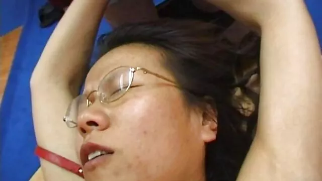 Deux filles se filme porno anal gratis baisent pendant que des mecs les regardent